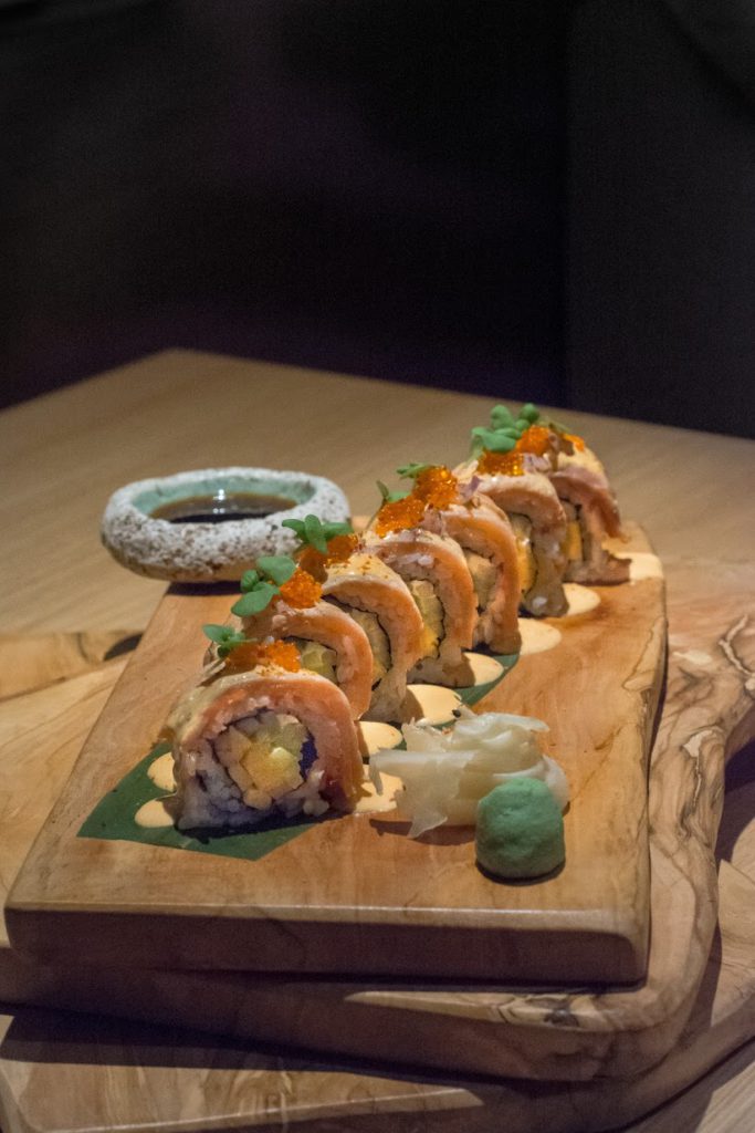 roll-mango-salmon-salvaje